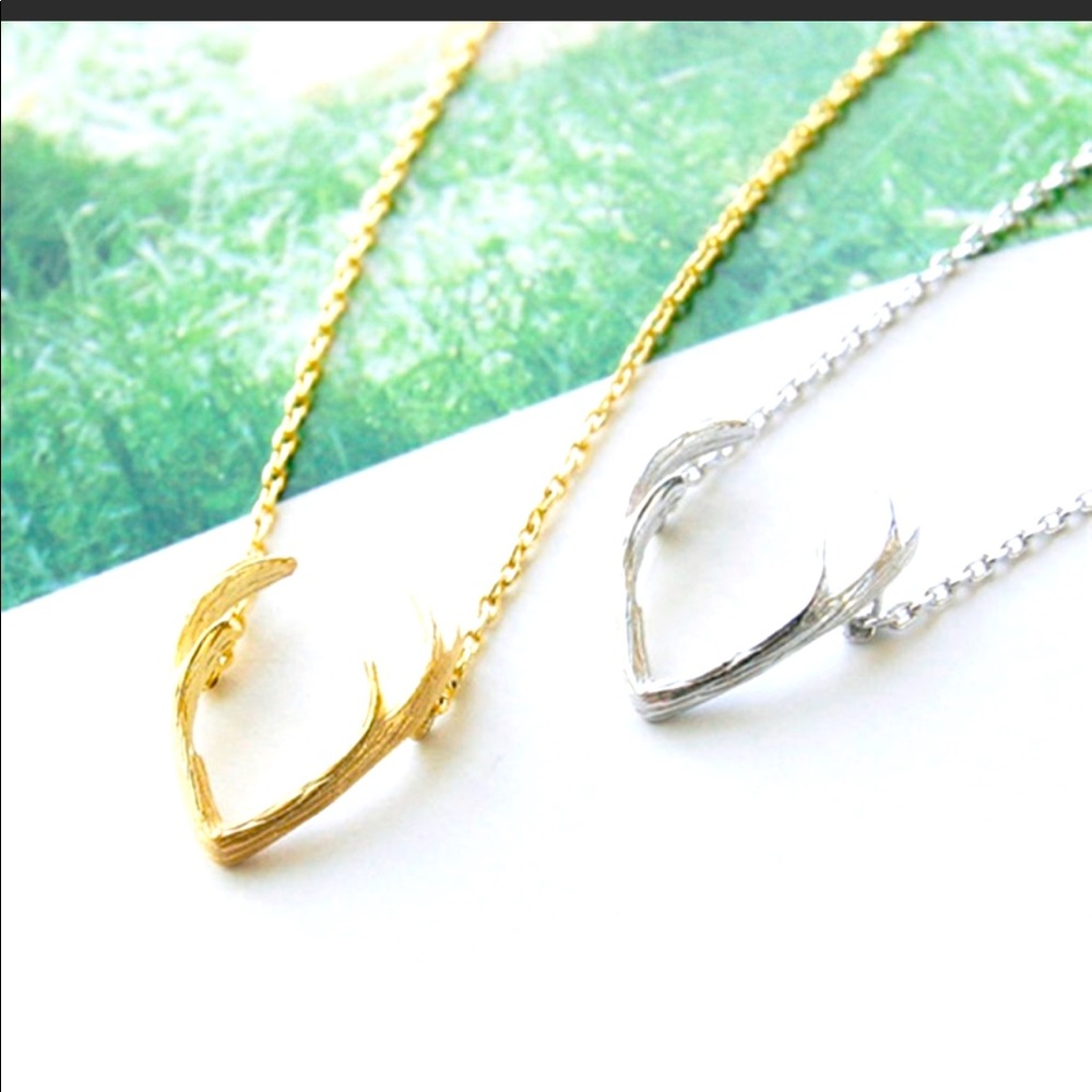 3/$25 🧜‍♀️ BRAND NEW Antler Horn pendant Necklace